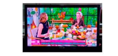 Televisor ligado após o conserto Televisor pronto